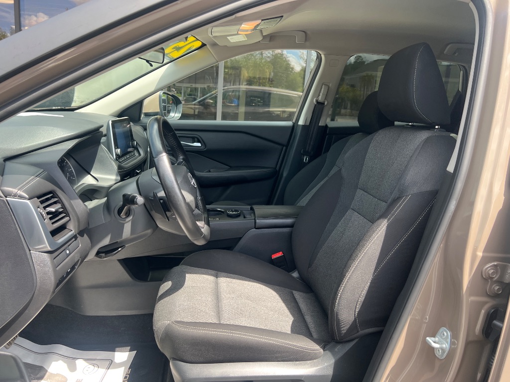 Nissan Rogue photo 14