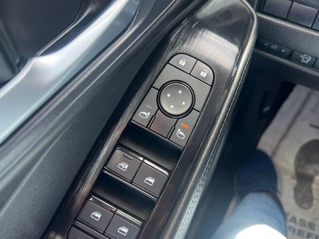 Nissan Rogue photo 2
