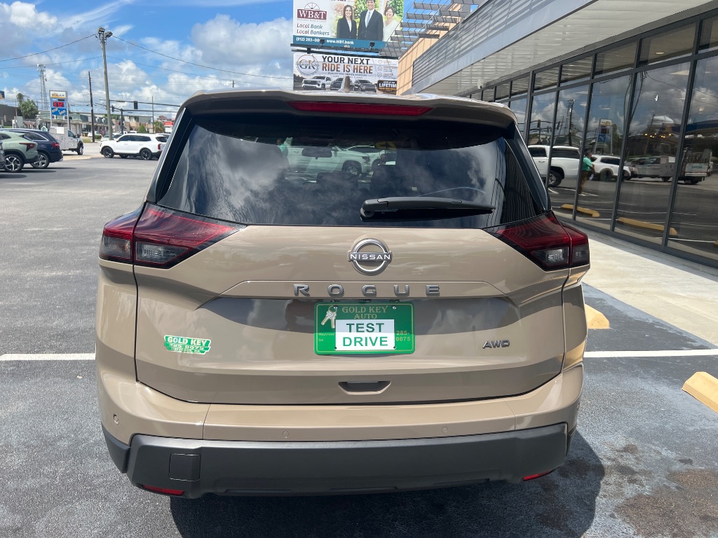 Nissan Rogue photo 11