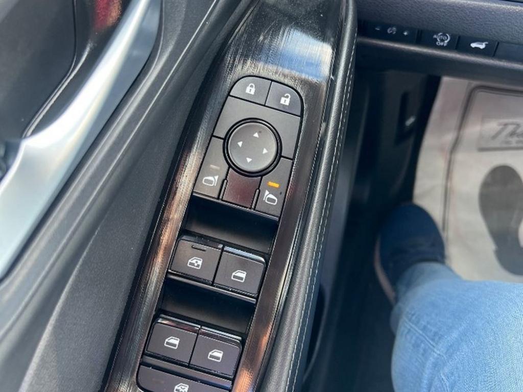Nissan Rogue photo 2