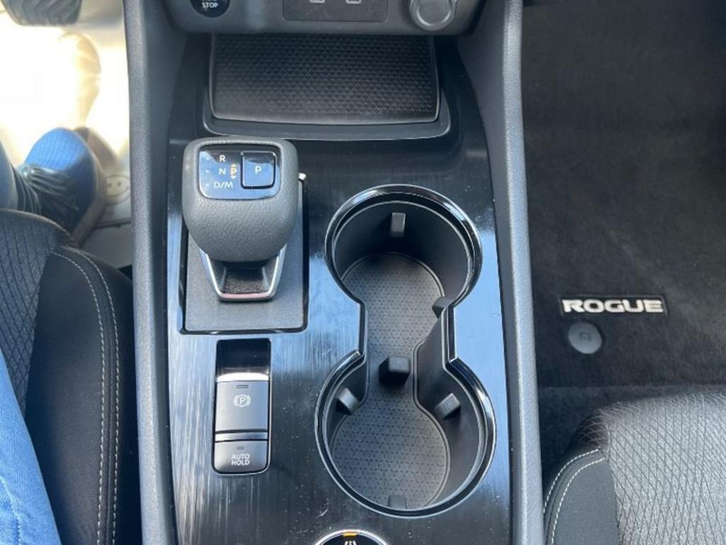 Nissan Rogue photo 8
