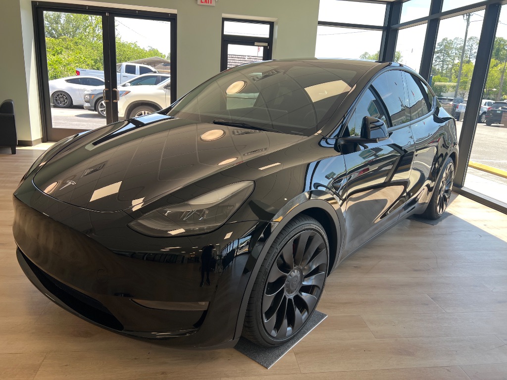 2023 Tesla Model Y Performance Dual Motor All-Wheel Drive's photo