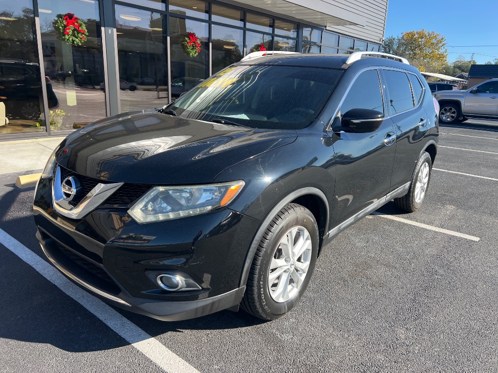 2015 Nissan Rogue SV's photo