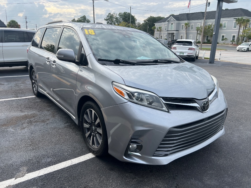Toyota Sienna photo 14