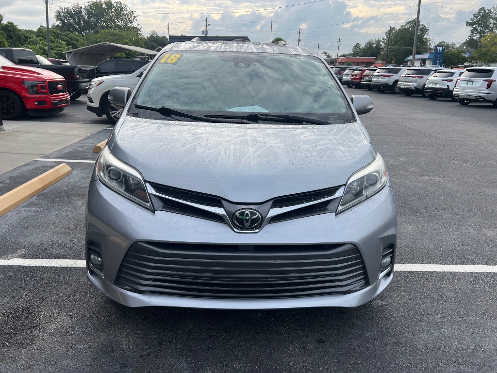 Toyota Sienna photo 10