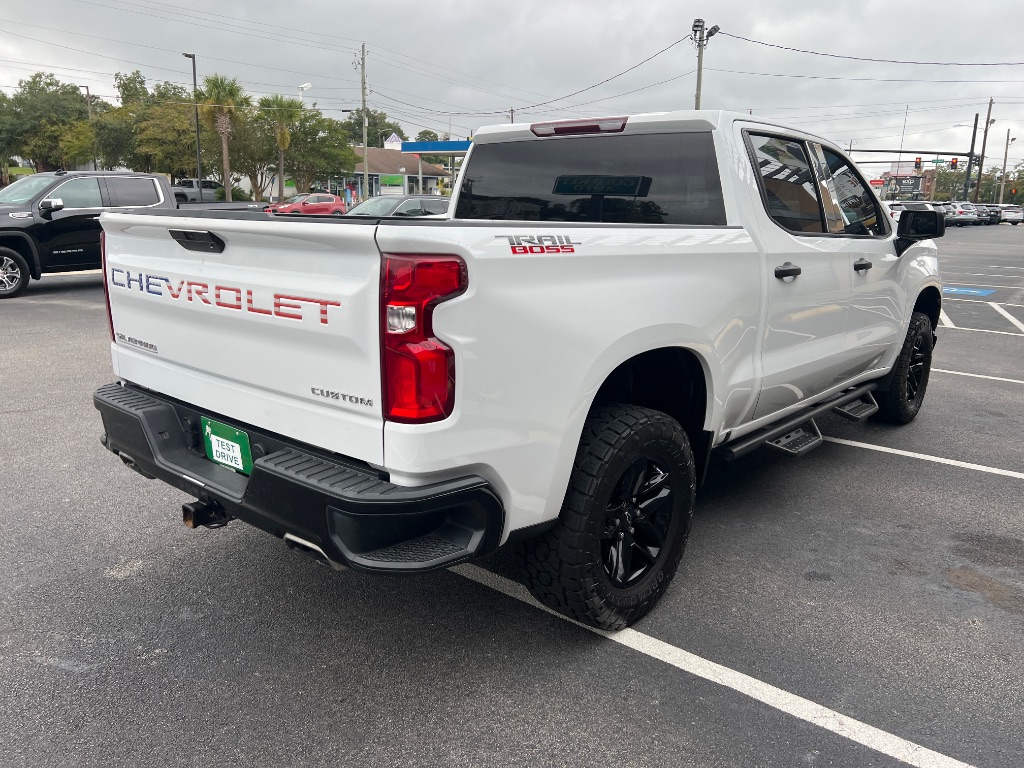 Chevrolet Silverado photo 11