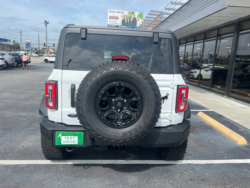Ford Bronco photo 11